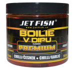 Boilies v dipe Jet Fish Premium Classic - Chilli / Cesnak